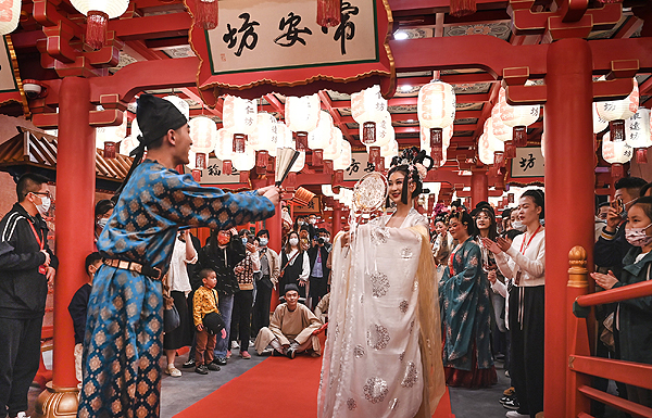 年輕客群崛起 數(shù)字賦能步行街變“潮”街