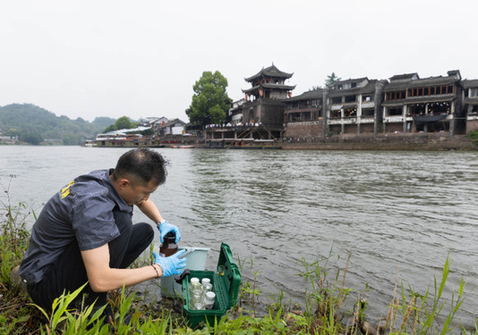 治污重拳高懸 排污隱患仍存——治理地下水污染亟須提高源頭防治能力