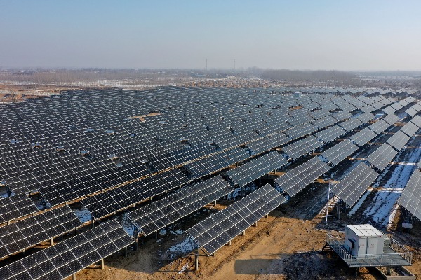 裝機猛增價格“跳水” 光伏行業(yè)過熱“后遺癥”漸顯